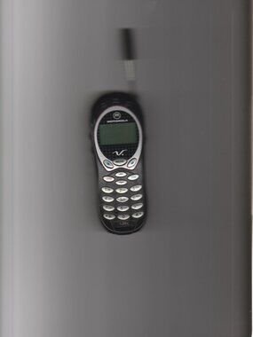 Motorola V120c Analog Cell Phone